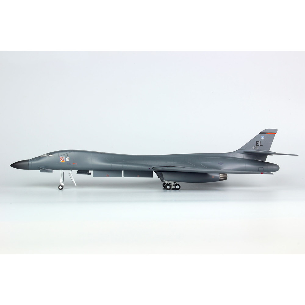 プラモデル :: 飛行機 :: アメリカ空軍 爆撃機 B-1B ランサー グアム