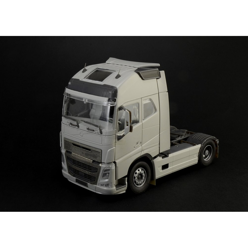プラモデル :: 車 & バイク :: ボルボ FH4 グローブトロッター XL