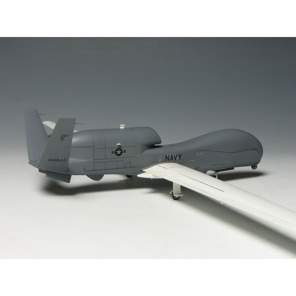 (未使用･未開封品)　プラッツ 1/72 アメリカ海軍 無人偵察機 RQ-4N グローバルホーク海軍型 プラモデル AC-5 7z28pnb プラモデル :: 飛行機 :: アメリカ空軍 無人偵察機 RQ-4N グローバル